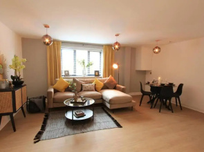 Cabot Mews Apartment 3
