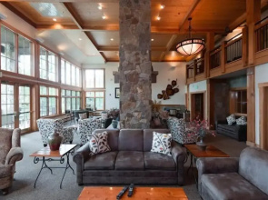Grand Timber Lodge 3 Bedroom Ski In, Ski Out Condo