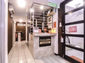 Golden Lounge by OYO Rooms