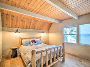 Lake Arrowhead Cabin w/ Balcony, Near Trails