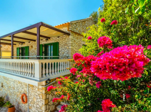 Villa Anastasia Large Private Pool Walk to Beach Sea Views A C Wifi Car Not Required - 2248