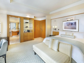 Отель The Ritz-Carlton, Dubai International Financial Centre