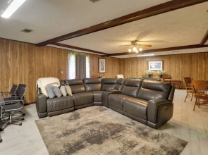 5 Mi to Bellhaven: Spacious Getaway in Jackson