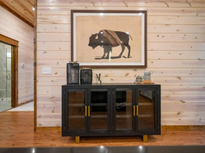 Vacana Overwatch Secluded Cabin, Beautiful Views, Large Back Deck, Pet Friendly