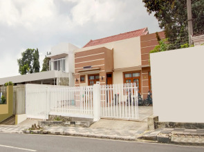 OYO 90175 Tl Guest House