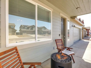 Spacious Bellemont Cabin w/ Jacuzzi + Mtn View!