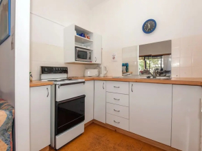 Thurlow Avenue, 48