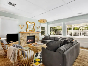 Portsea Paradise Pool and Tennis Court