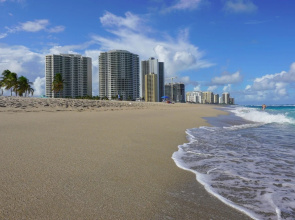 Seas The Day 4: Beach Basecamp W/ Pool & Hot Tub 2 Bedroom Duplex