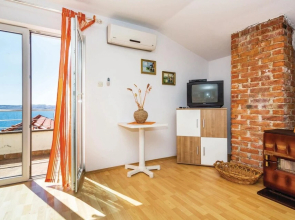 Beautiful Apartment in Karlobag With Wifi