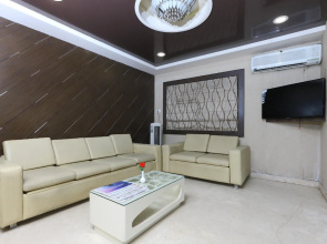 OYO 4324 Hotel Emerald Manor