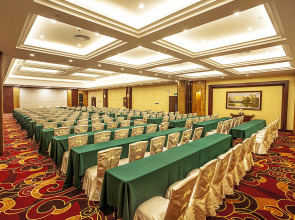 Guilin Lijiang Waterfall Hotel