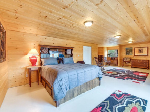 Spacious Soldotna Home w/ Mackey Lake Views!