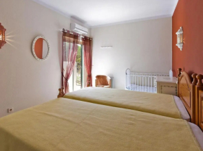 3 bedroom villa with private heated pool AC 500m from beach