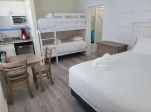 Siesta Key Beach Resort and Suites