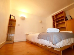 HFS Studio Next To Hydepark L15