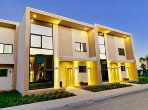 Luxury 4 Bedroom Home @ Magic Village Resort 7487