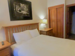 Settlers Crossing #29 By Bear Country