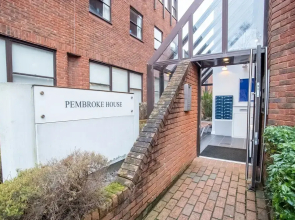 Pembroke House Apartments - Parking
