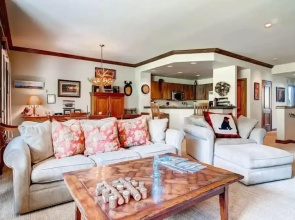 Beaver Creek Highlands Slopeside 3 Bedroom Residence