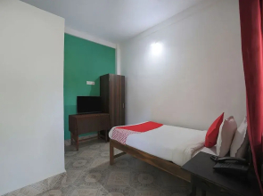 OYO 7476 Braganza Guest House