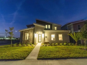 Fantastic Eight Bedrooms SF w Screened Pool at Storey Lake Resort 2887