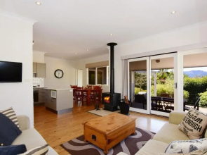 Bimbadeen - Comfortable country styled house!