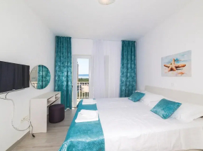 Awesome Home in Kastel Stafilic With Sauna, Wifi and 5 Bedrooms