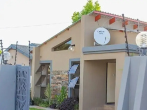 Luxlusive Guest House