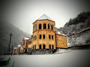 Vanatun Monastery Stay
