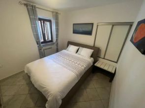 Apartments & Rooms Riva