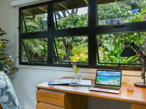 Hale Poola 5 Bedroom Home