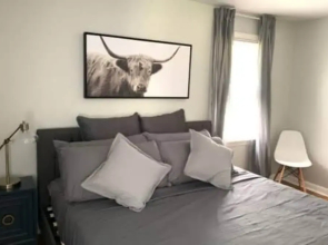 Cozy family-style Buckhead Bungalow