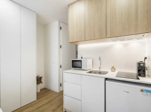 Santa Barbara Flat by Minhos Guest