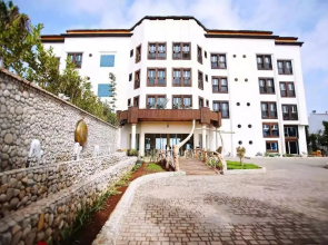 Chateau Eden El Rouh