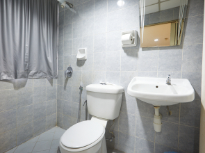 Tang City Hotel, Petaling Street, Merdeka PNB 118 Tower