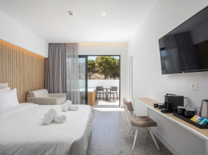 Aiora Aqua Resort