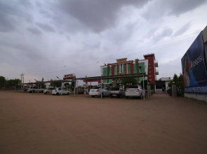 OYO 40536 Hotel Highway Pride