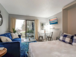 The Shores Lake View Condo Unit 5606