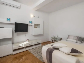 Beautiful Apartment in Stara Novalja With Wifi and 1 Bedrooms