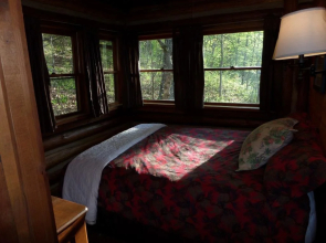 Lake Lucerne Treehouse