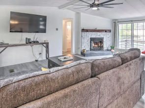 Cozy Asheville Cottage w/ Grill & Fire Pit!