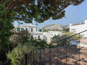 Azzurra, Capri Center