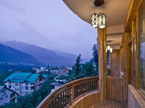 Snow Season Resort Manali