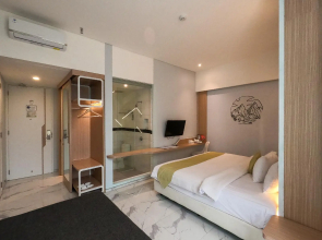 Facade Hotel by Azana