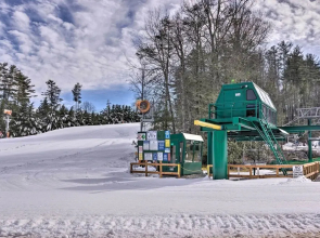 Cozy Retreat w/ Deck & Sapphire Resort Access!