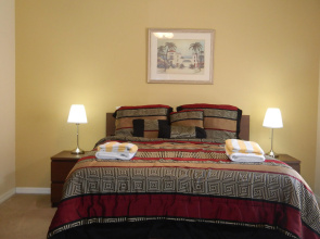 4 Bedroom Pool Home near Theme Parks & Shopping, Davenport, US