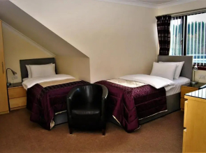 The Old SchoolHouse Hotel