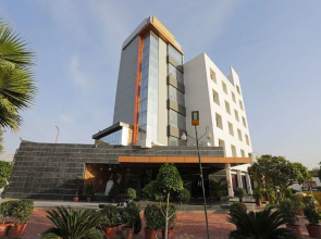 OYO 11973 Badri Palace