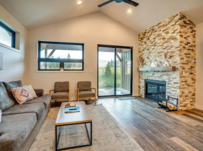 Granby Home w/ Hot Tub: Free Round of Golf in May!